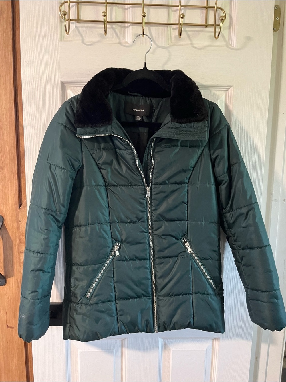 Vero Moda Forest Green Puffer Jacket with Faux Fur Collar - Size Small